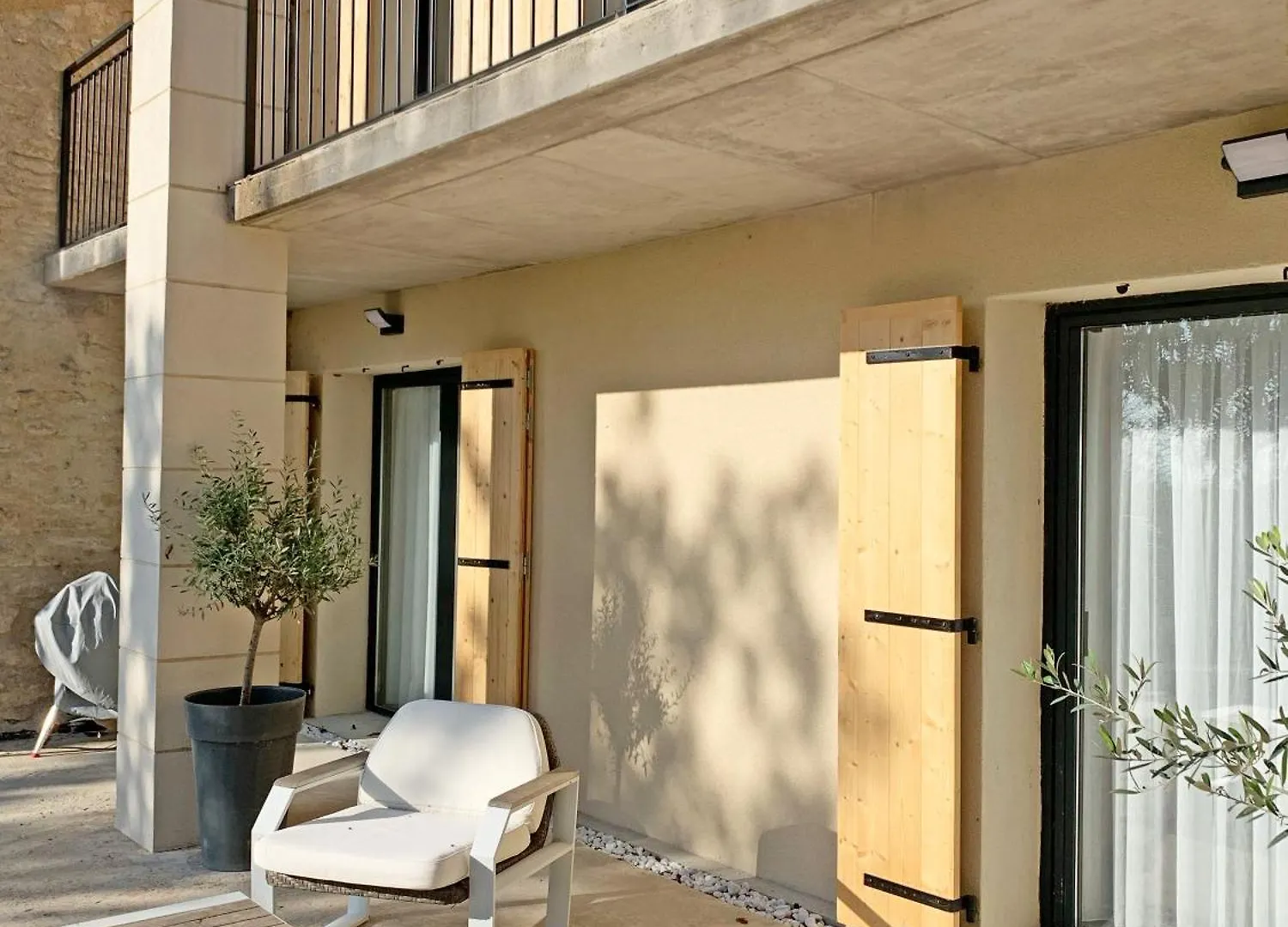 Maison Neuve En Provence Lambesc