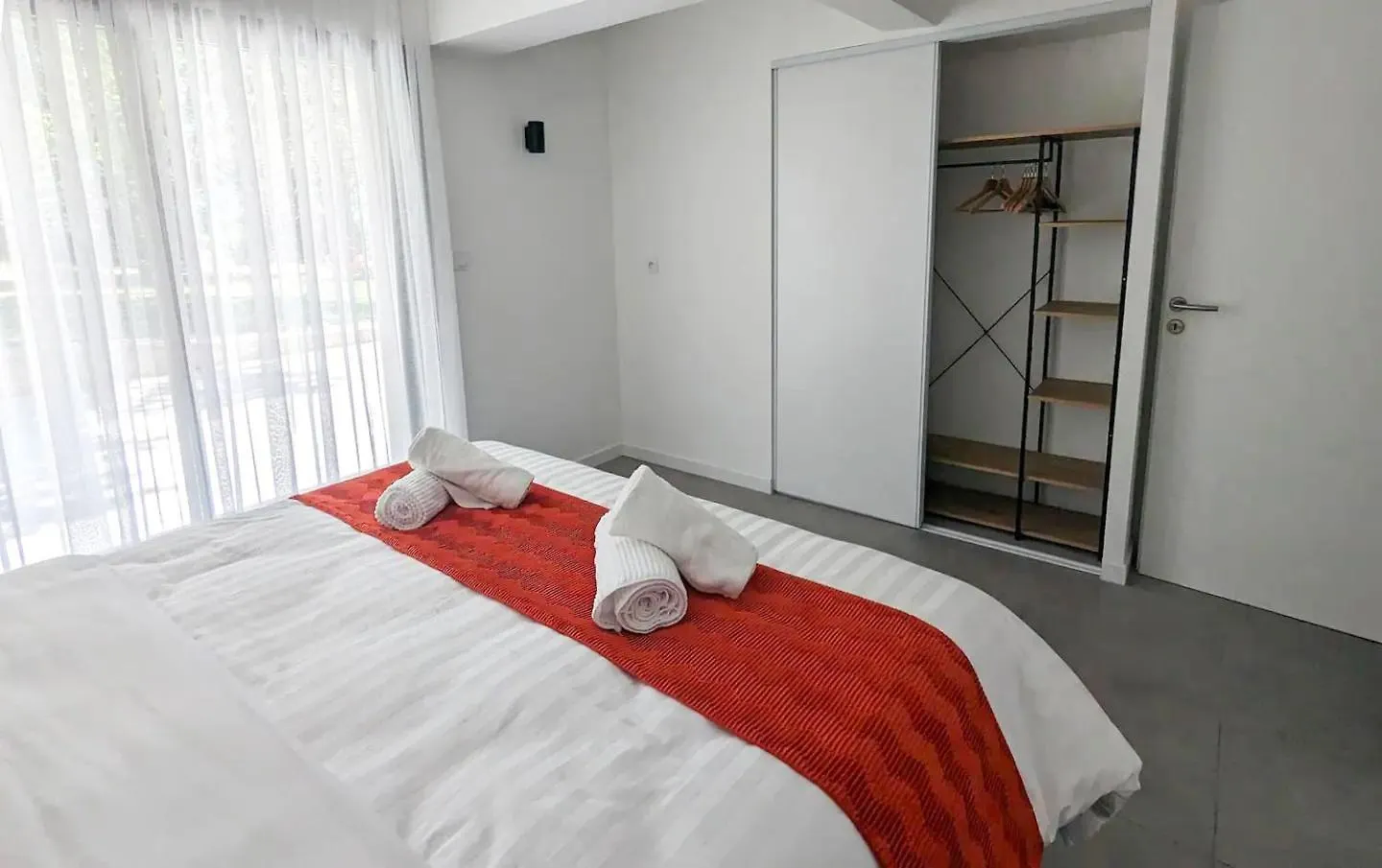 Holiday home Maison Neuve En Provence Lambesc