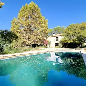  Villa Mas Des Cigales Et Roulotte